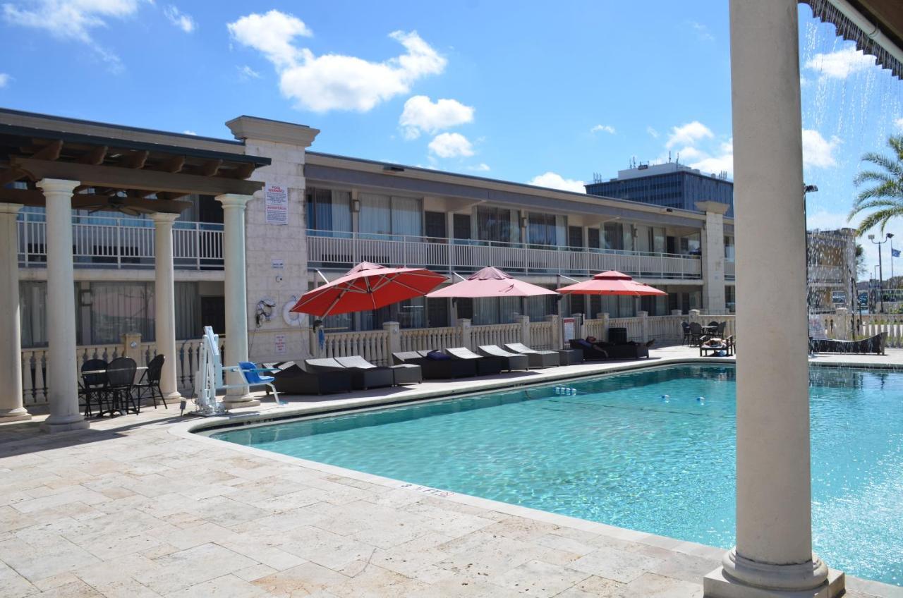 Quality Inn And Conference Center Tampa-Brandon Heartland Exterior photo
