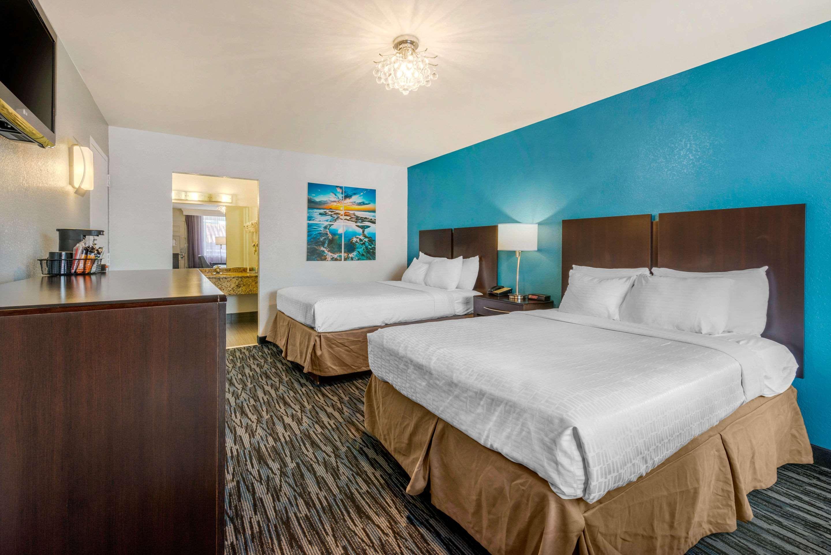Quality Inn And Conference Center Tampa-Brandon Heartland Exterior photo