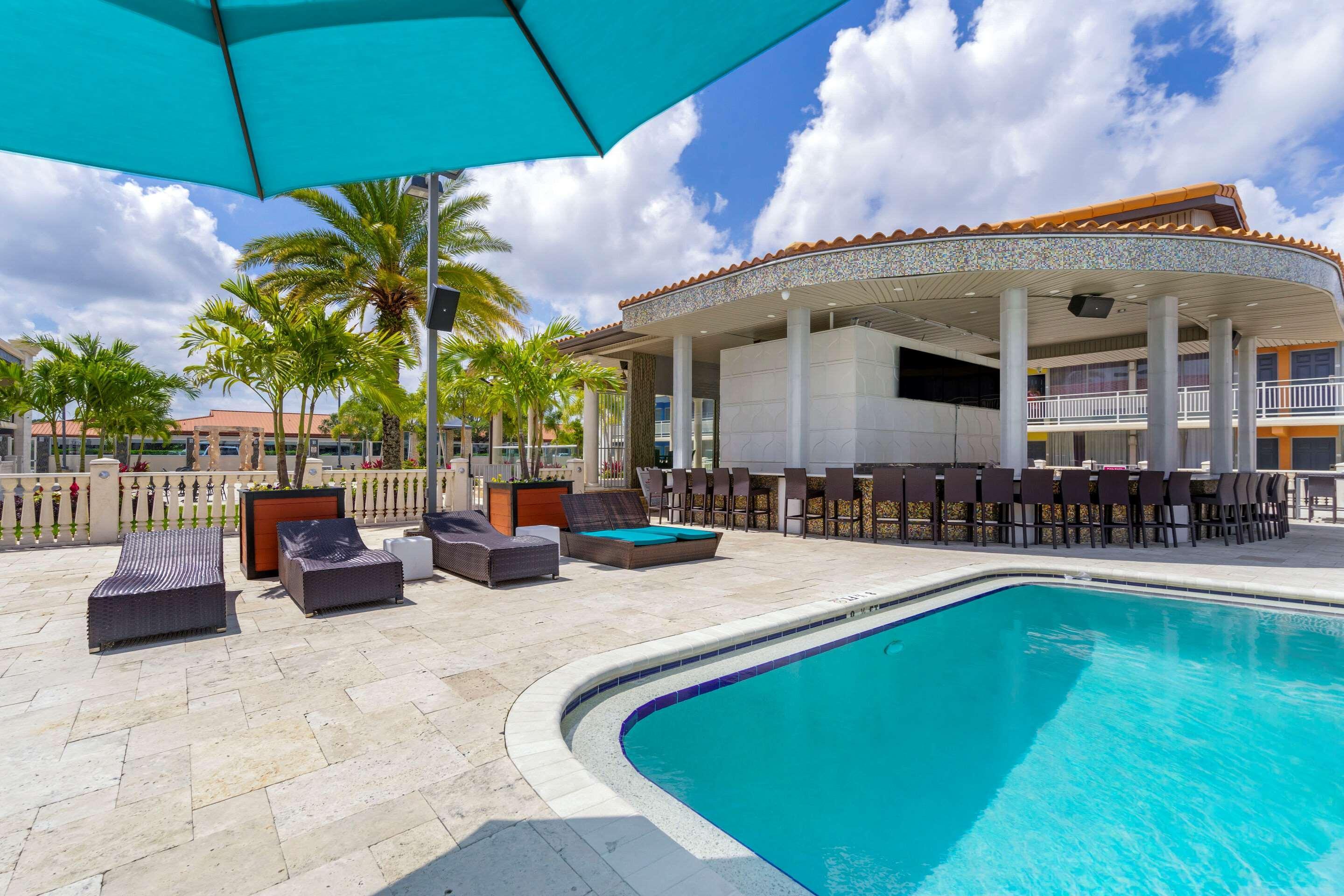 Quality Inn And Conference Center Tampa-Brandon Heartland Exterior photo