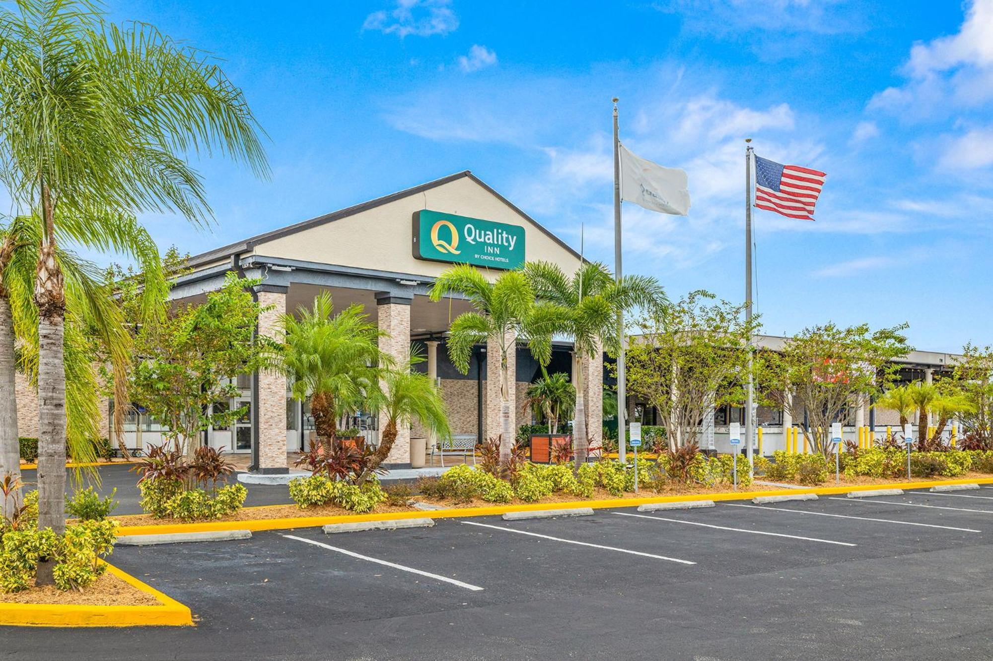 Quality Inn And Conference Center Tampa-Brandon Heartland Exterior photo