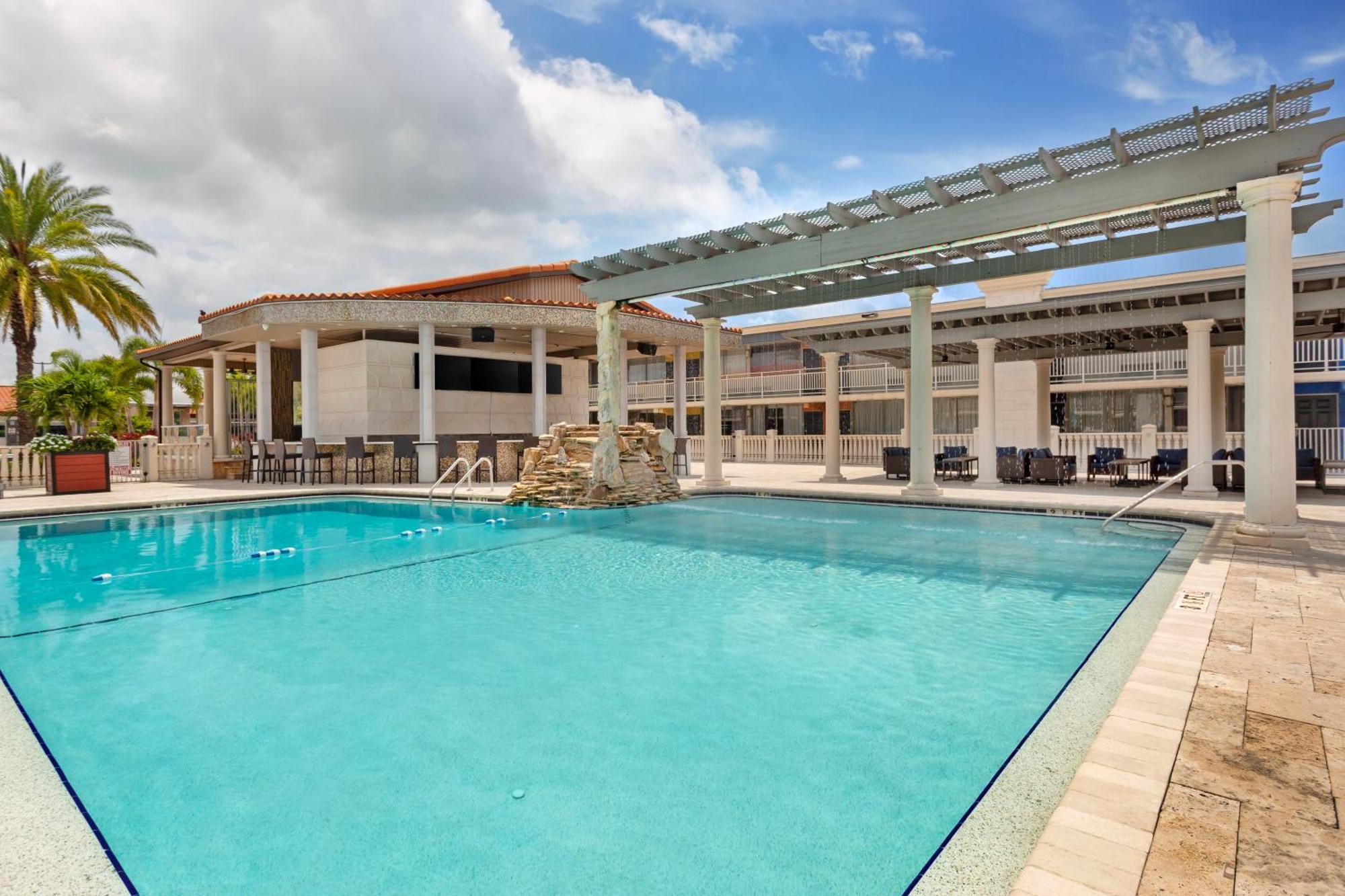 Quality Inn And Conference Center Tampa-Brandon Heartland Exterior photo